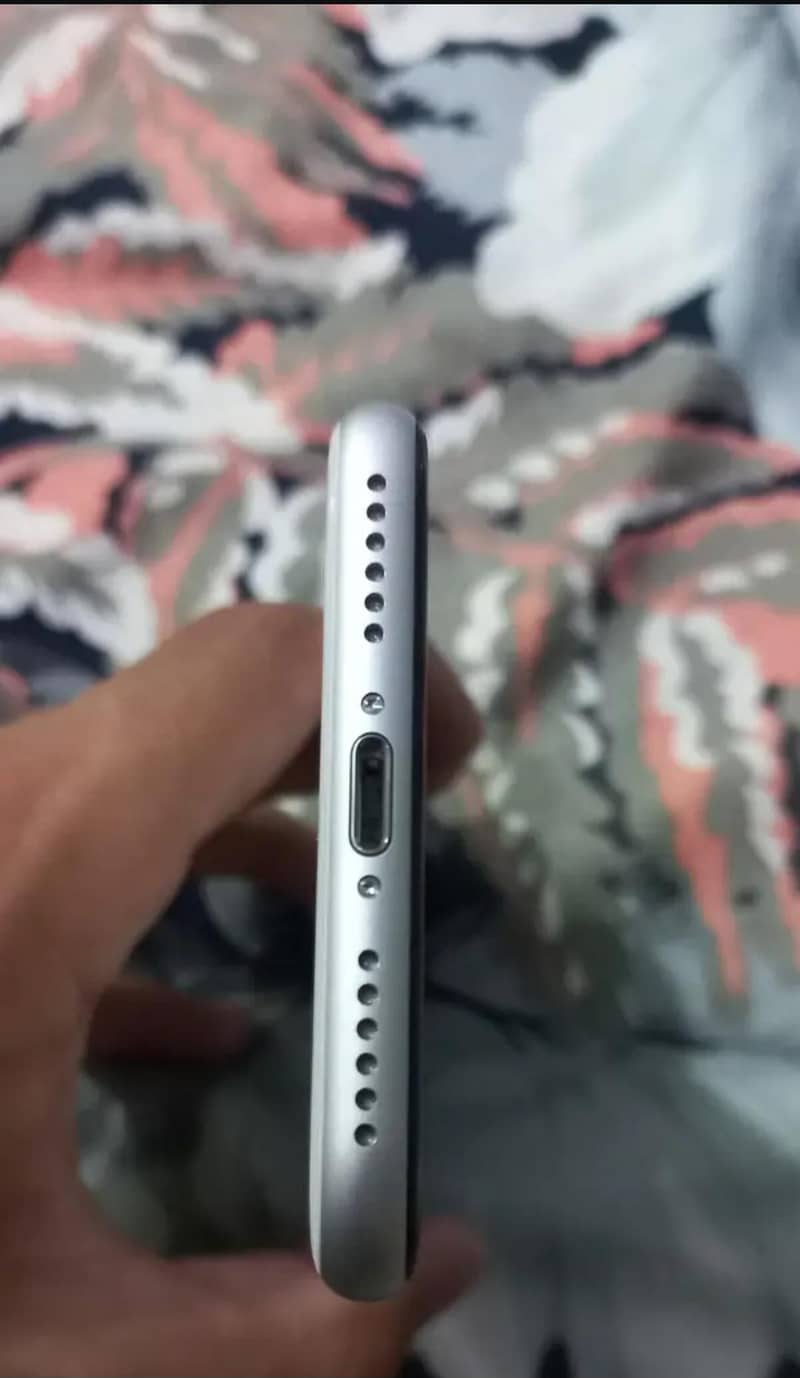 Apple iPhone SE 3