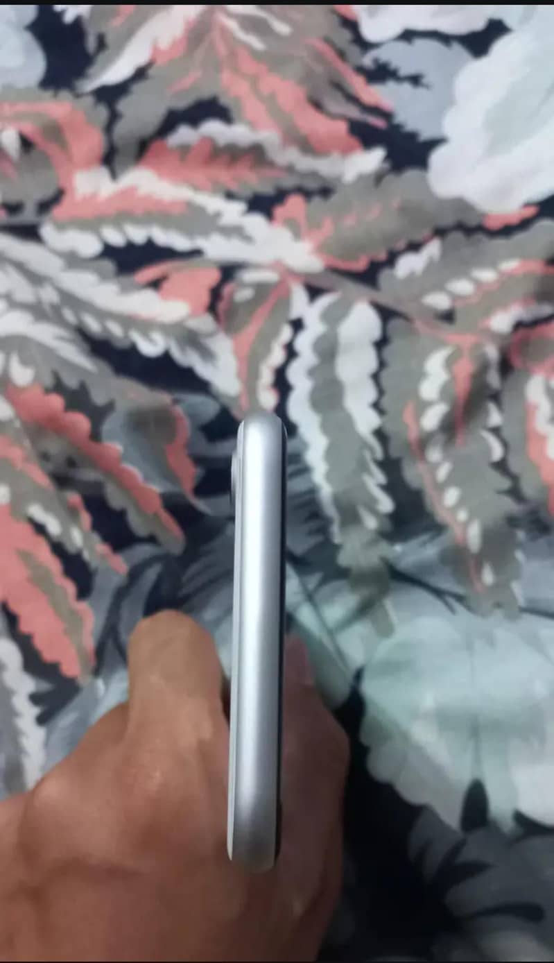 Apple iPhone SE 4