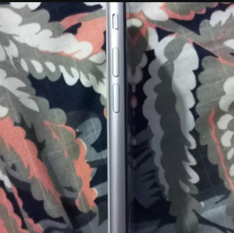 Apple iPhone SE 6