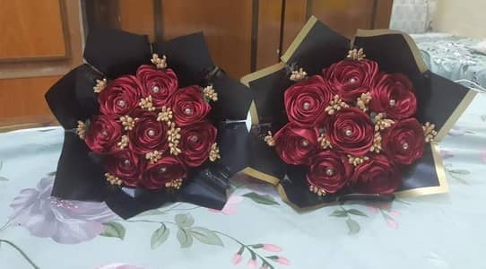 beatifull fresh flowers gift with chocolate box