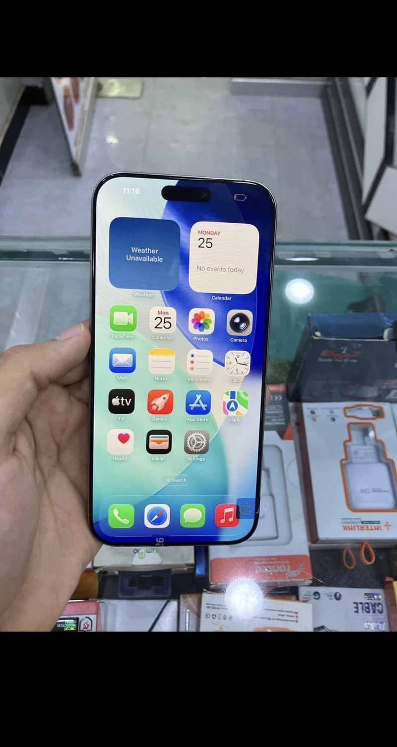 Apple iPhone 15 Pro Max 2