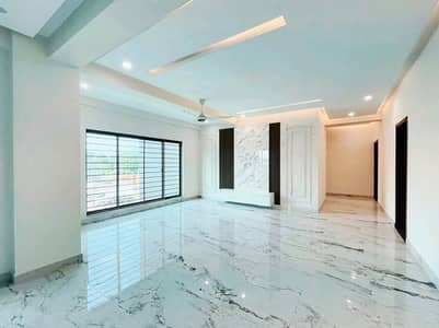 12 Marla Flat for rent in Askari