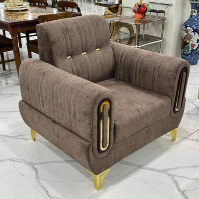 Hamra pas har qism ka sofa order pa tayar Kiya jta hn or old sofa
