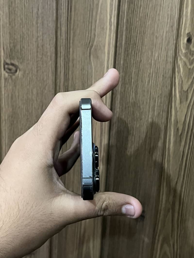 Apple iPhone 13 Pro 4