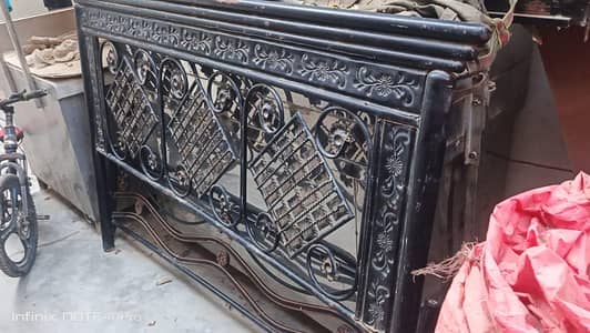king iron bed