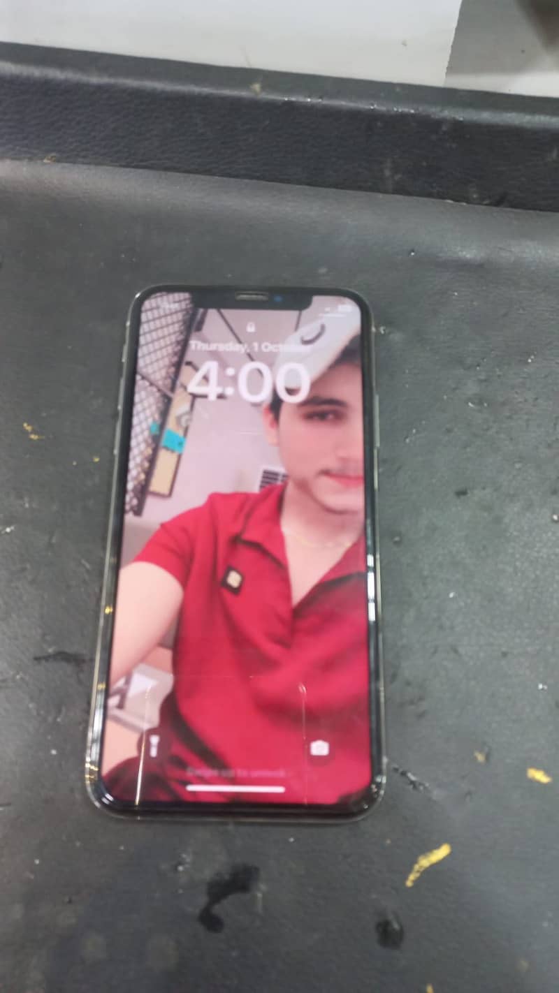 Apple iPhone X 3