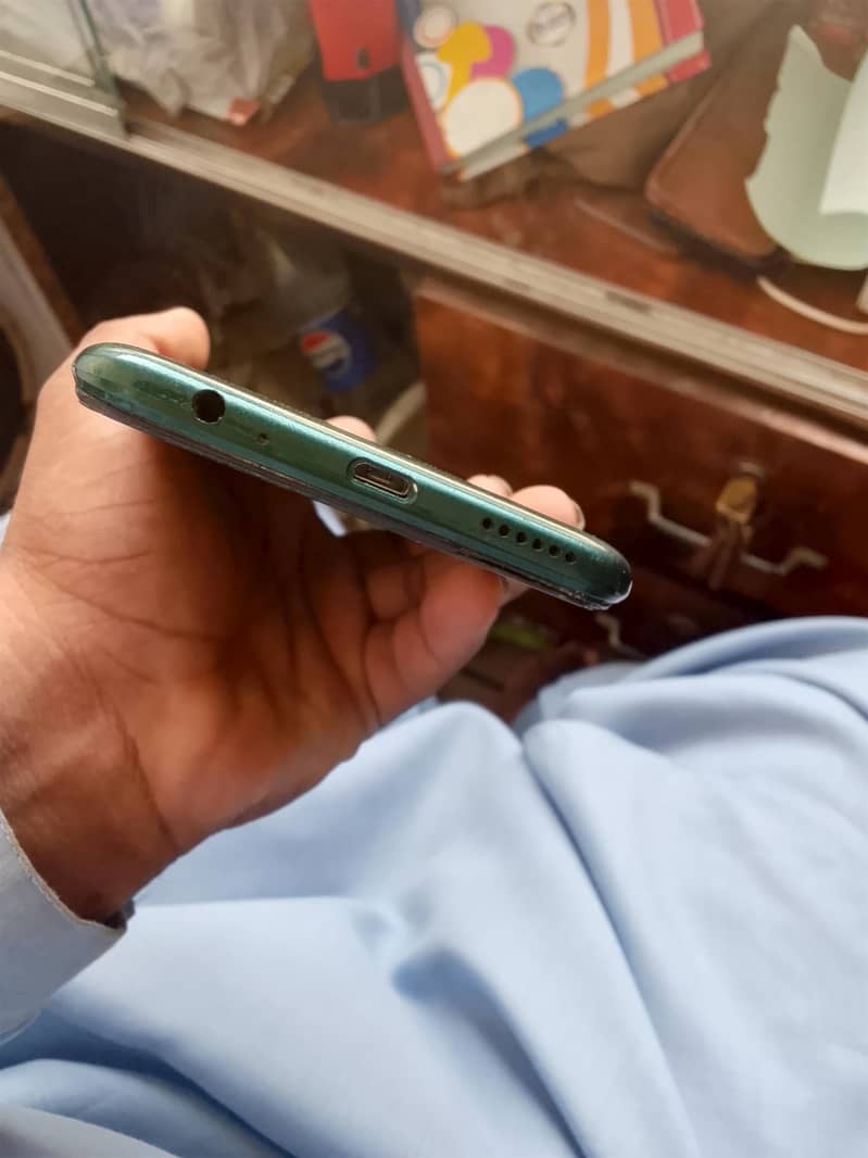 Tecno Spark 5 4