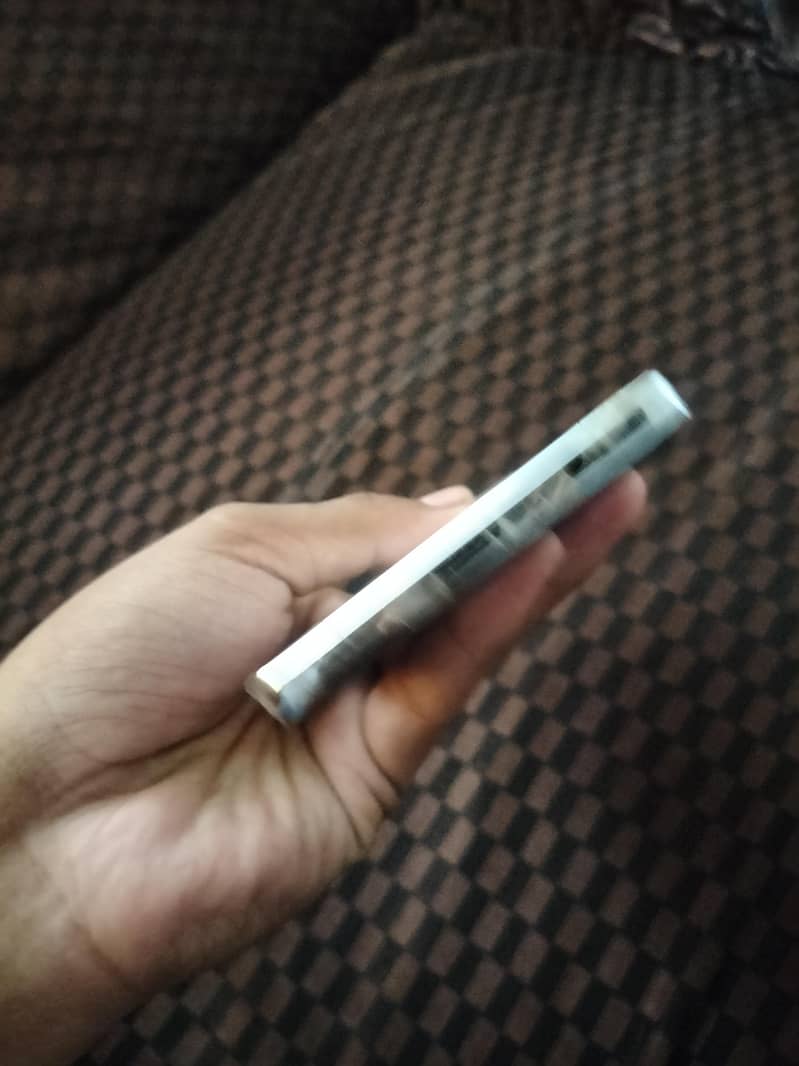 Tecno CAMON 30 1