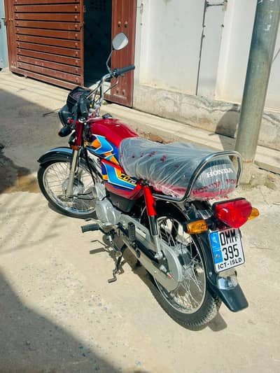 Honda CD 70 25/26 Islamabad register 3000 hazar chala ha