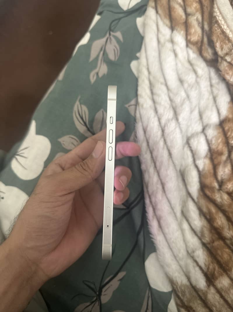 Apple iPhone 13 3