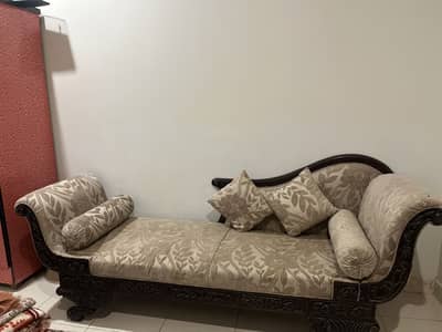 Chanioti wooden Dewan in good condition