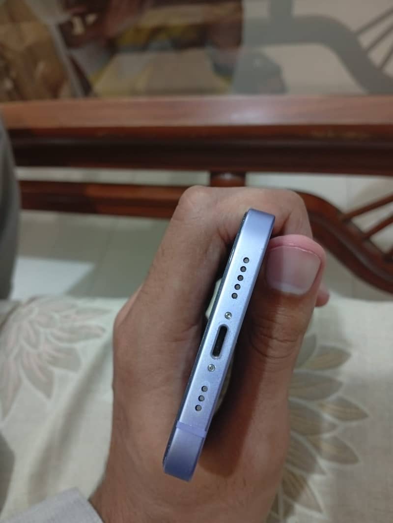 Apple iPhone 12 1