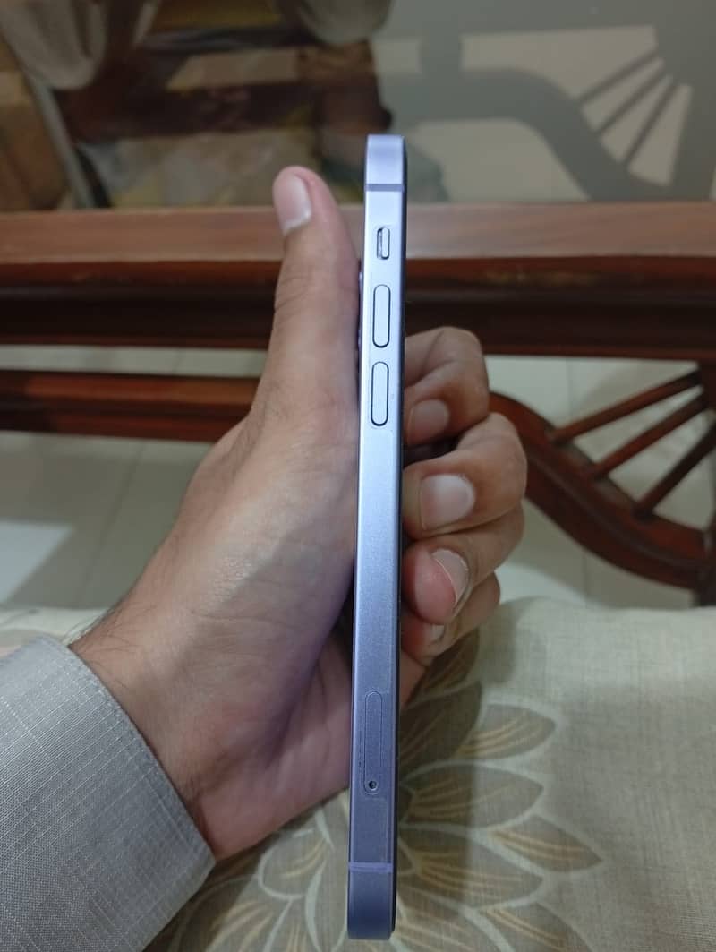 Apple iPhone 12 3