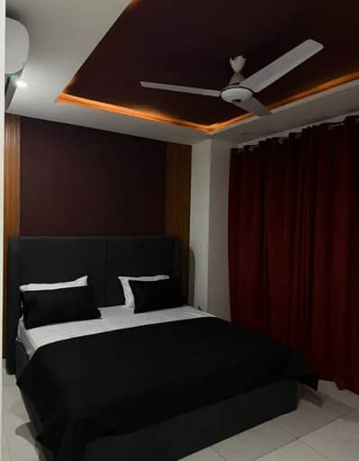 1 bedroom apartment available par day Empire Heights 2 phase 6