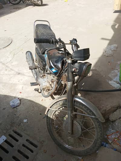 Honda 125 Meri apni bike urgent sale