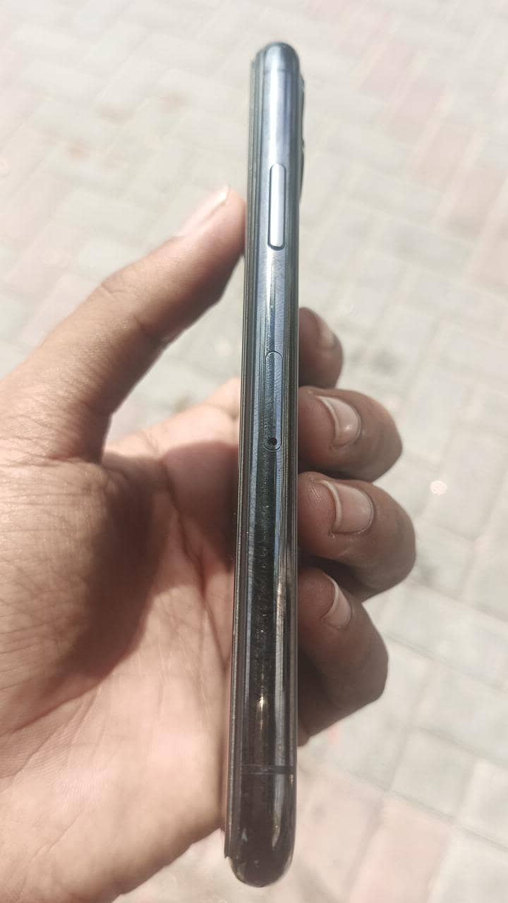 Apple iPhone 11 pro 2