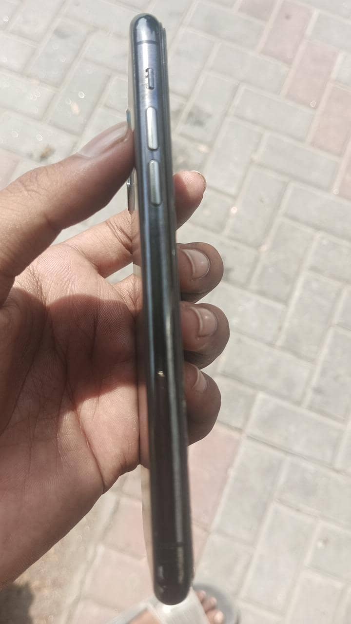 Apple iPhone 11 pro 3