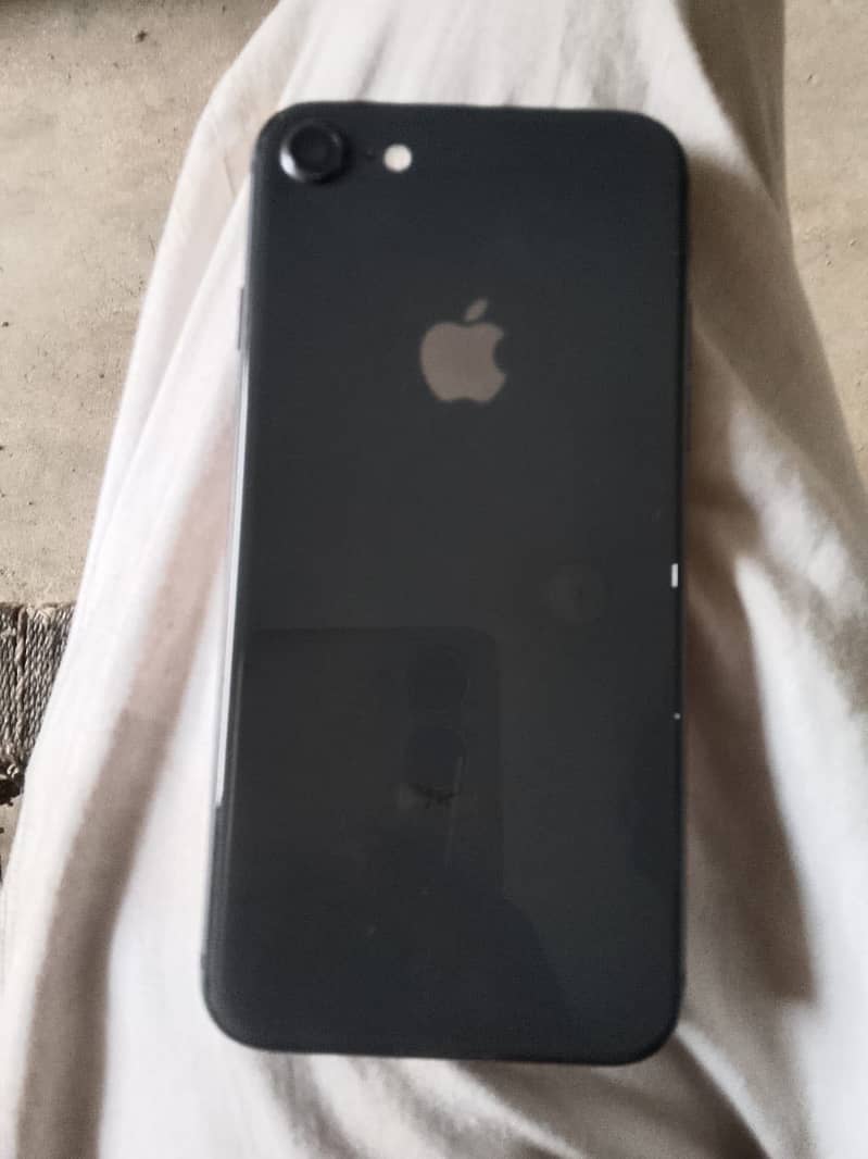 Apple iPhone 8 3