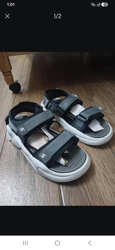 SANDALS (BRAND NEW)
