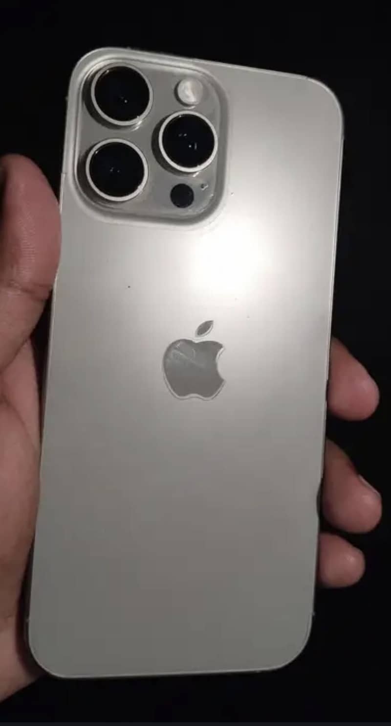 Apple iPhone 16 Pro Max 0