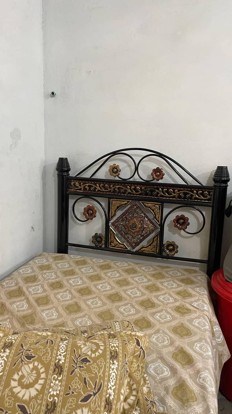 single bed 11