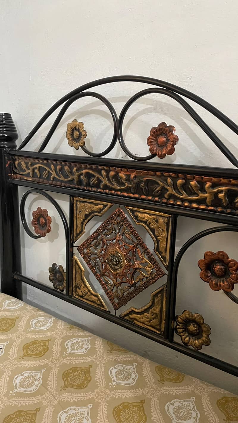 single bed 13