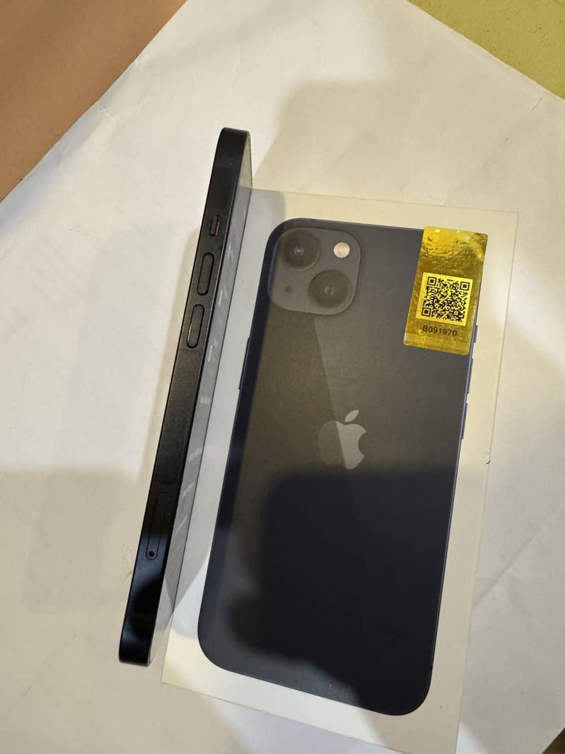 Apple iPhone 13 4