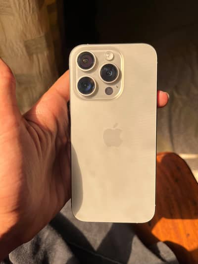 IPhone 15 Pro jv with box 128 gb natural titanium 87% battery health