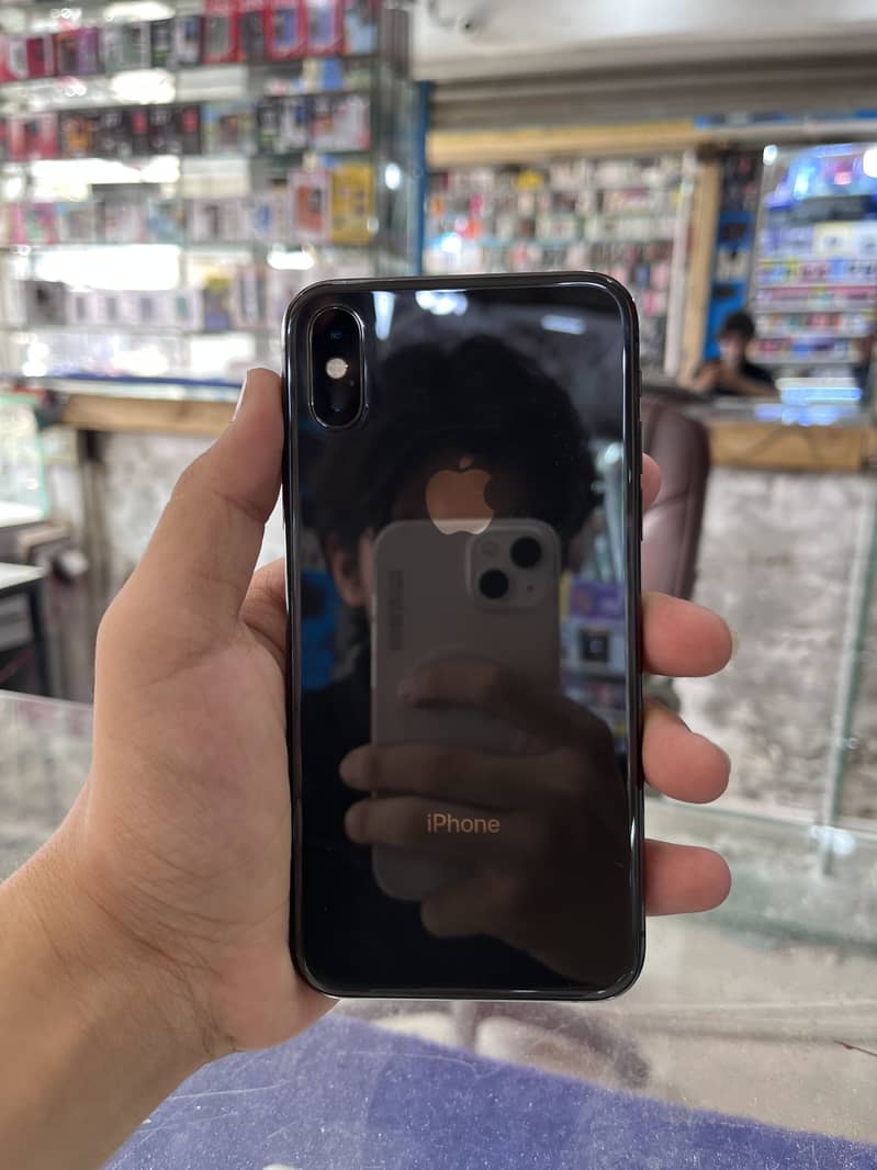 Apple iPhone XS 3