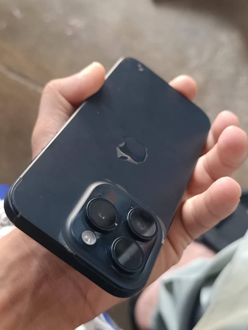 Apple iPhone 15 Pro 1