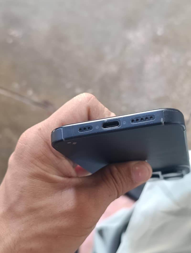 Apple iPhone 15 Pro 2