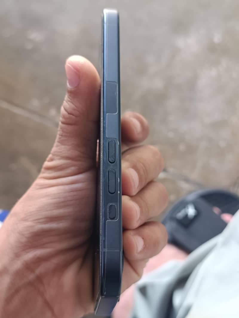 Apple iPhone 15 Pro 4