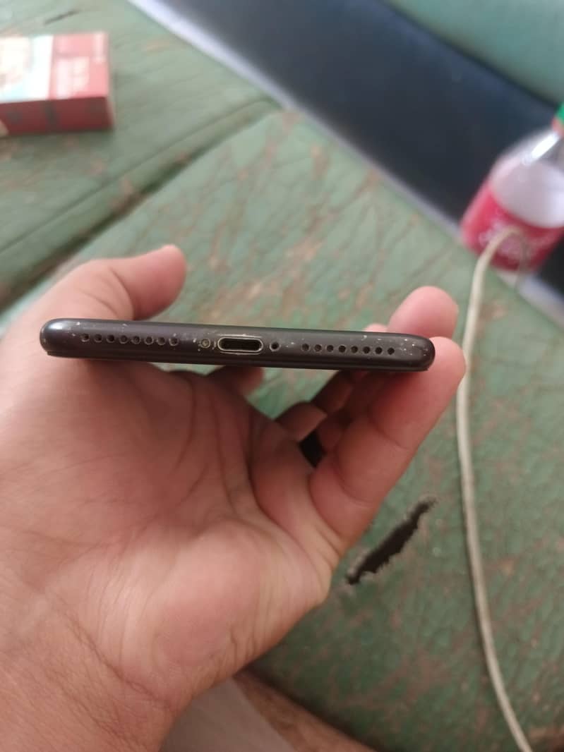 Apple iPhone 7 Plus 0
