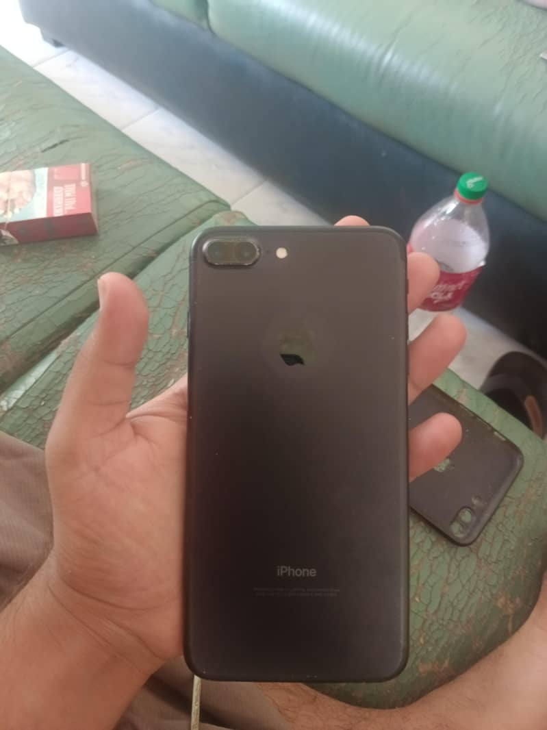 Apple iPhone 7 Plus 3