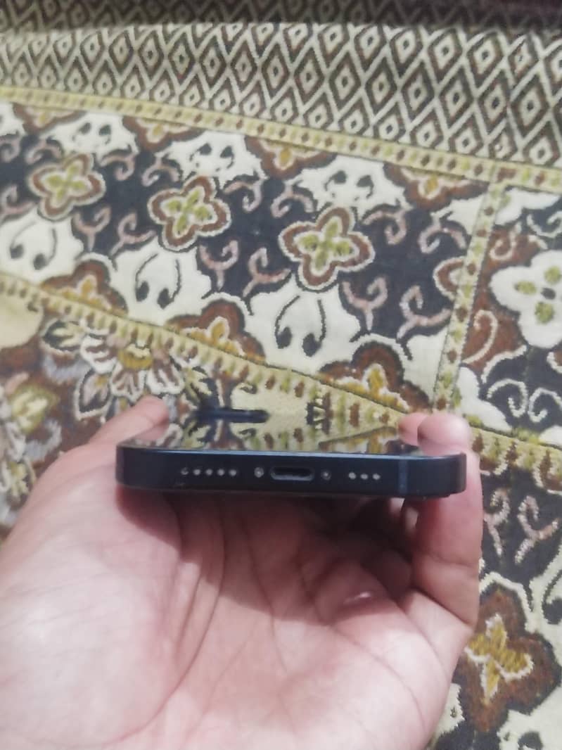 Apple iPhone 13 1