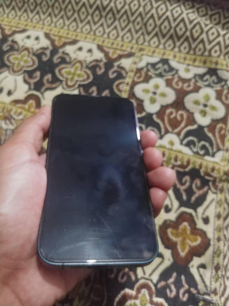 Apple iPhone 13 5