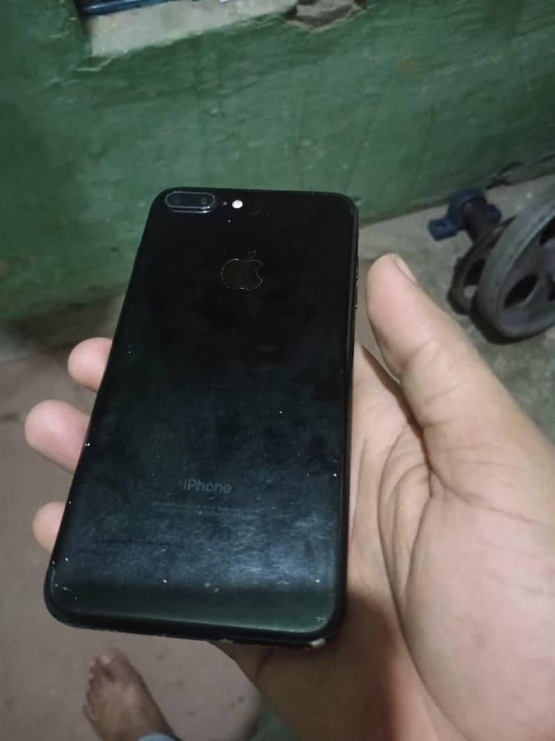 Apple iPhone 7 Plus 3