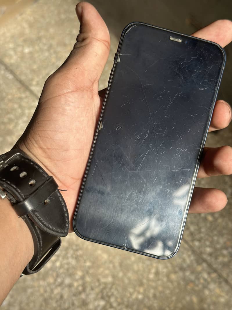 Apple iPhone 12 2
