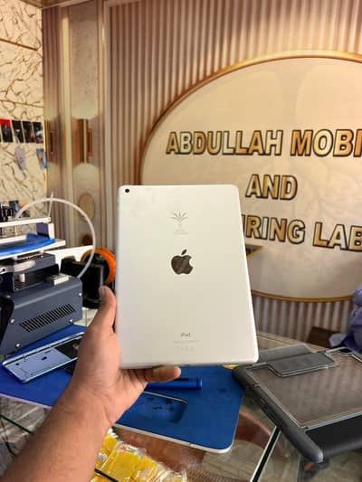 ipad 8th 128GB