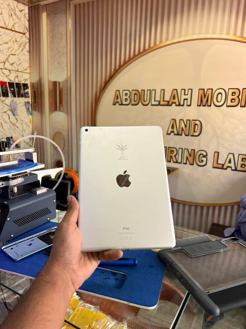 ipad 8th 128GB 0