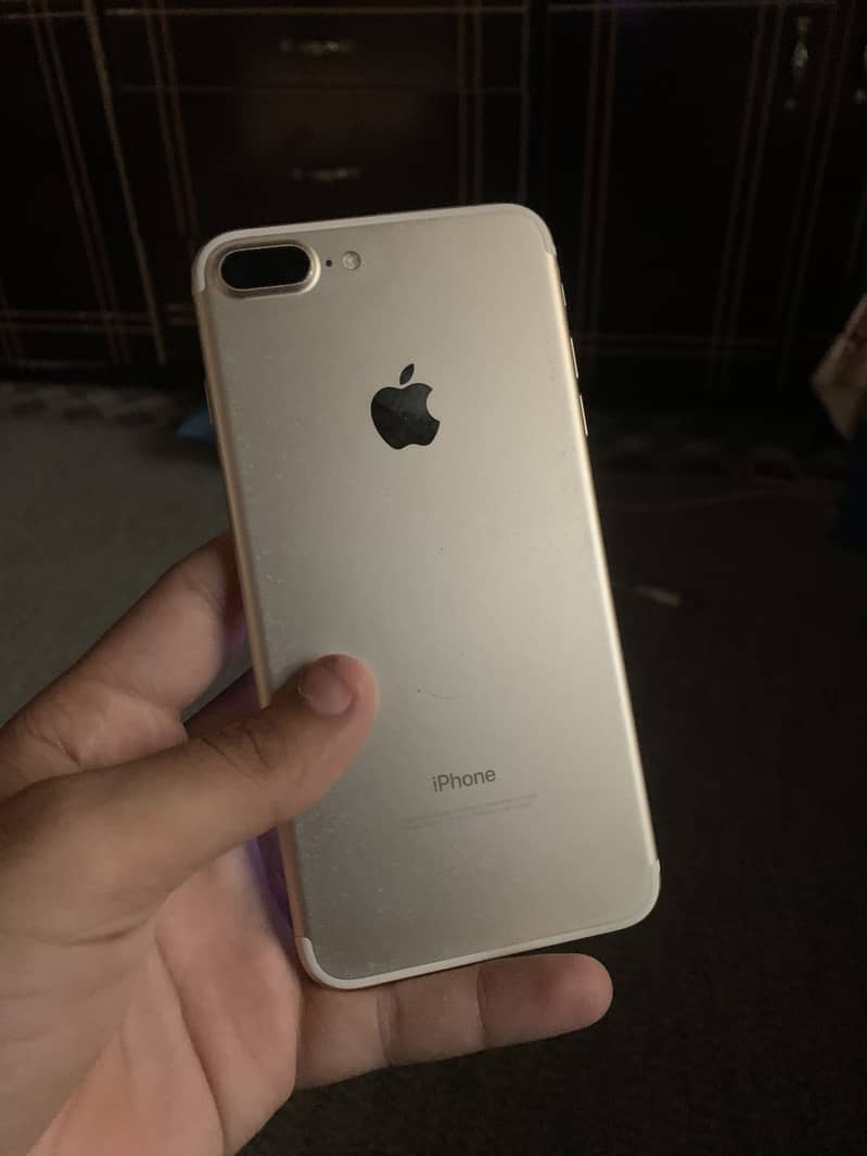 Apple iPhone 7 Plus 3