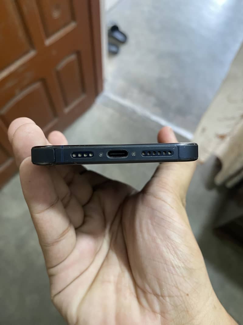 Apple iPhone 15 Pro Max 1