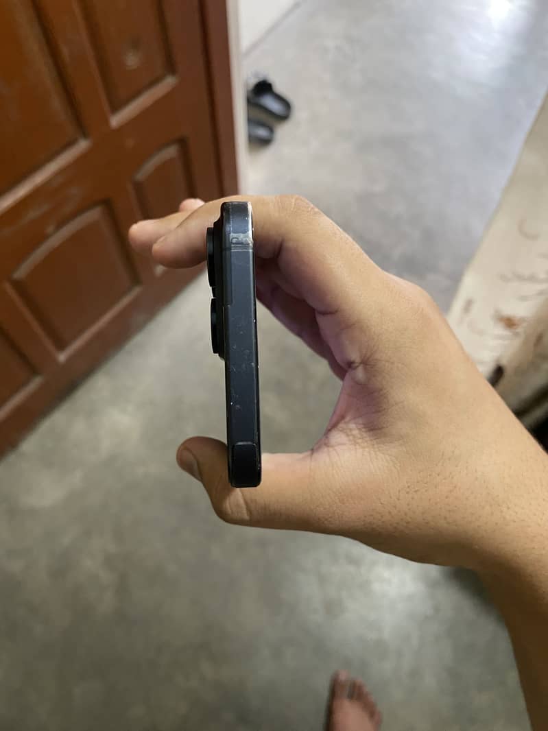 Apple iPhone 15 Pro Max 5