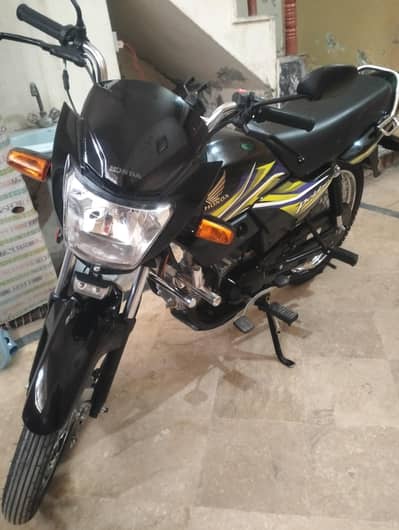 Honda prider only 2month use he urgent sale