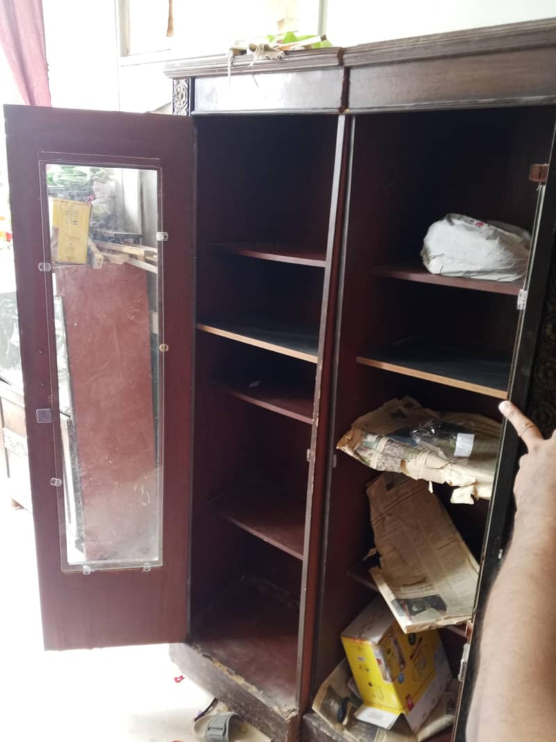 wardrobe, Divider, cot 1