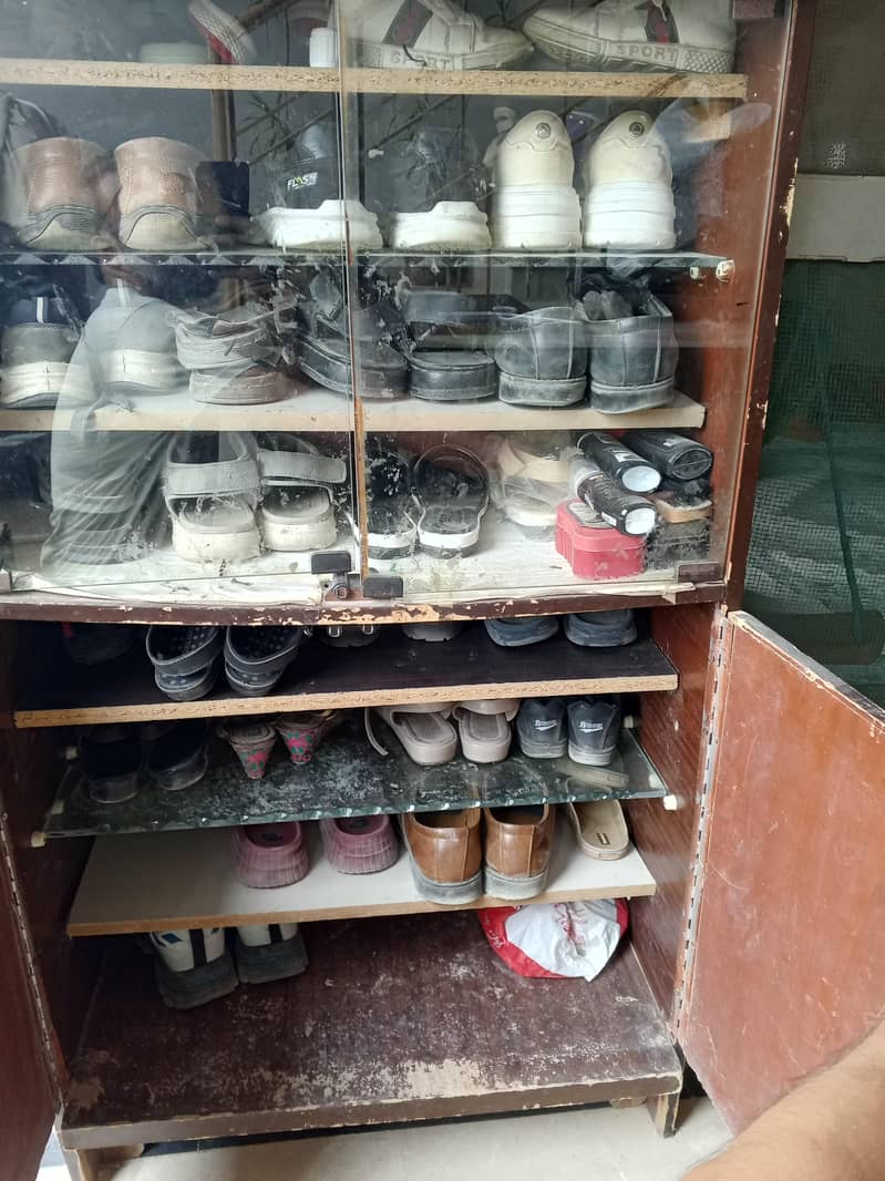 wardrobe, Divider, cot 3