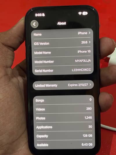 Apple iPhone 16