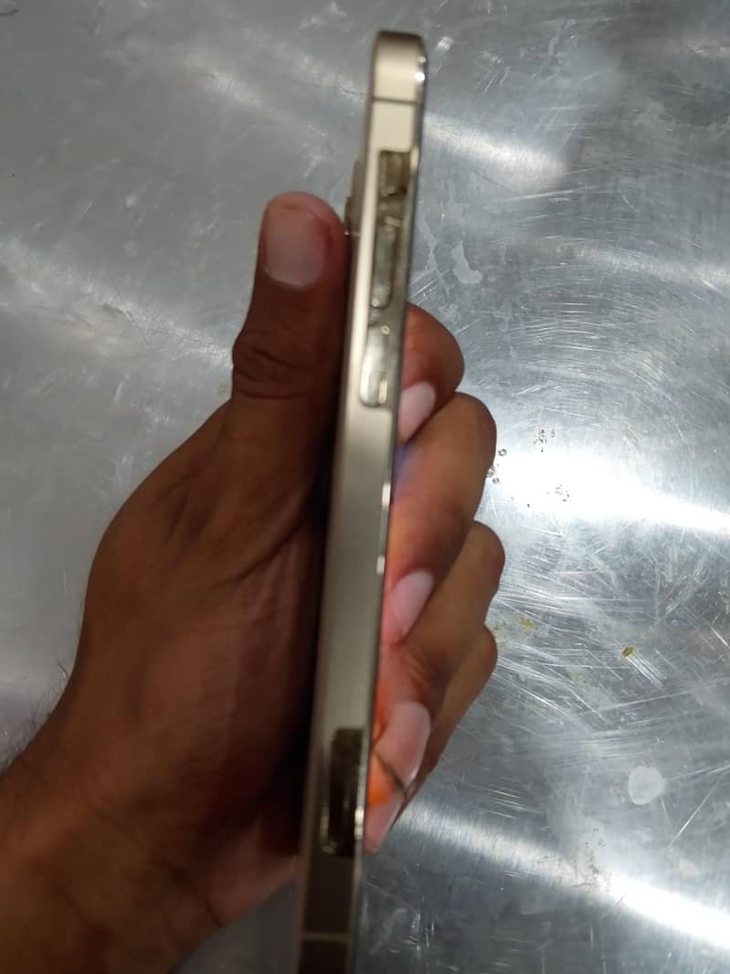 Apple iPhone 12 Pro 1