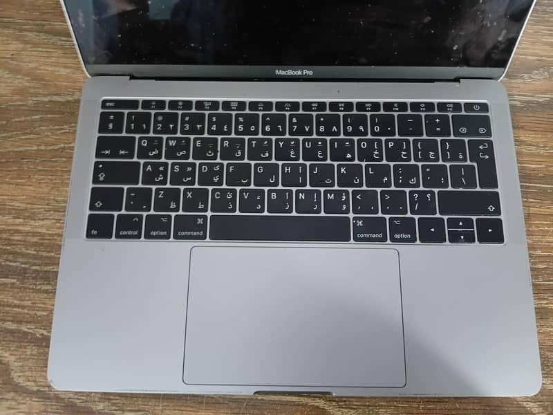 APPLE Macbook 1