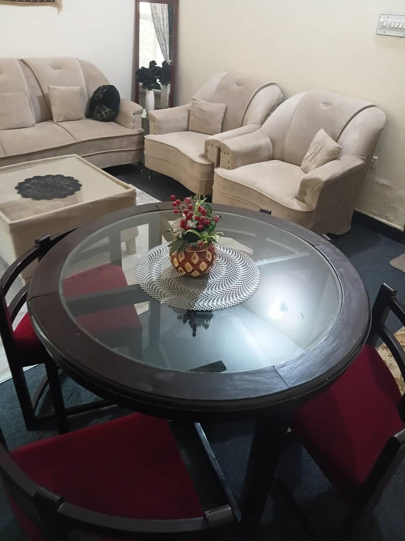 round foldable dining table for 4 1